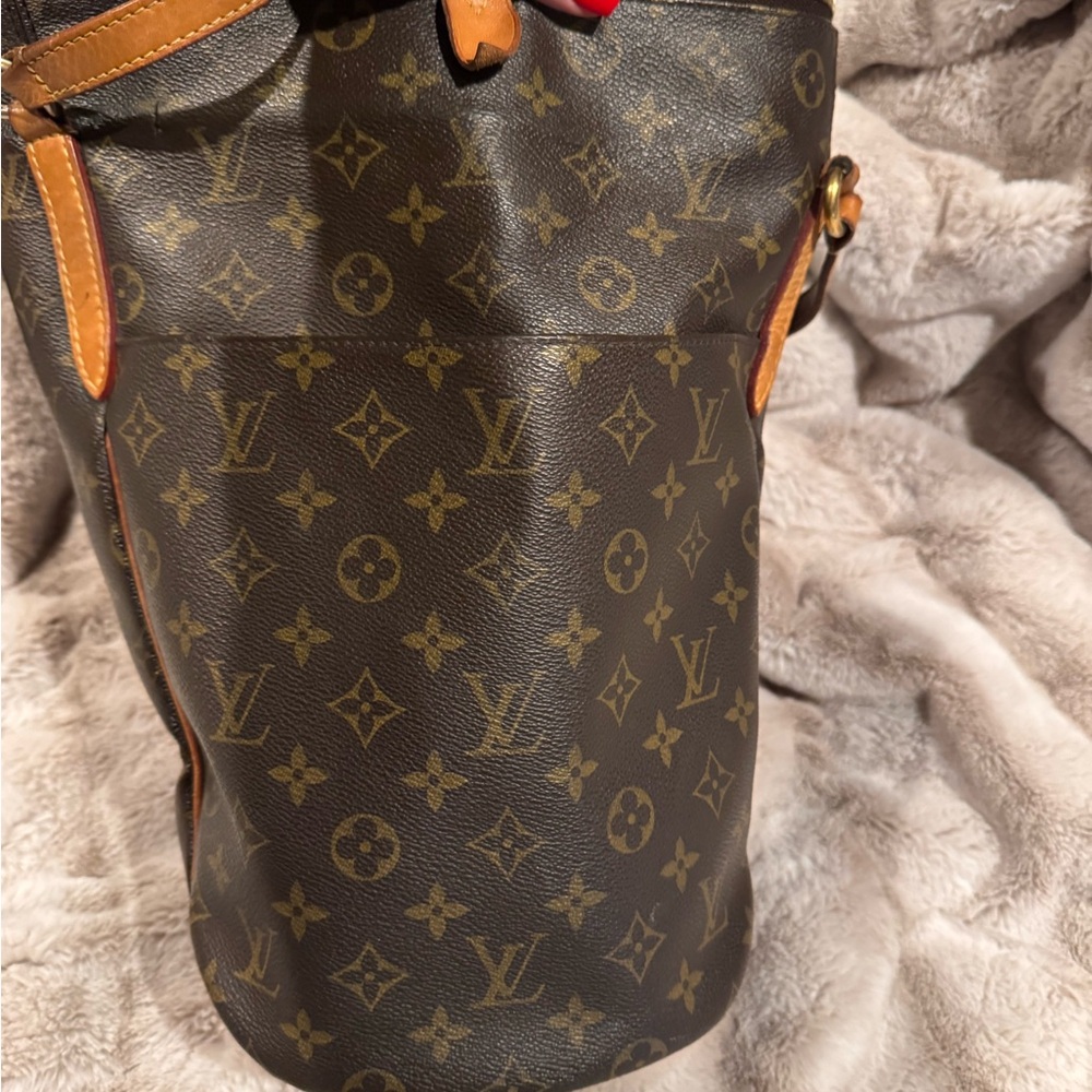 Louis Vuitton Classic Monogram Totally “GM” - Picture 10 of 16